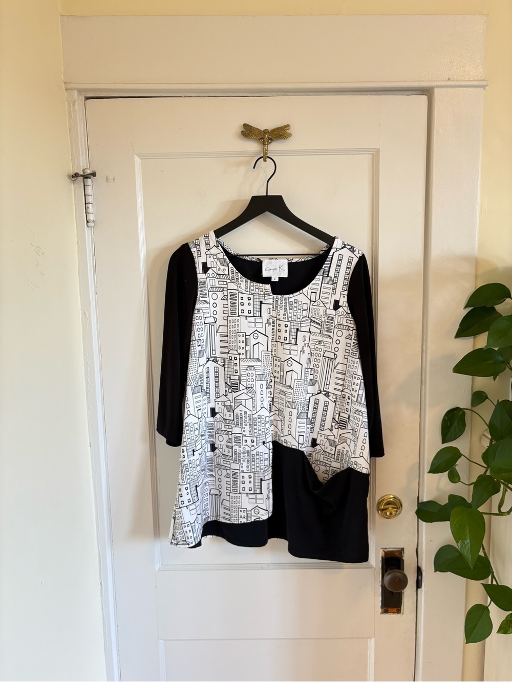 Compli K Artsy Asymmetrical House Print Black and White Tunic Top Size Large